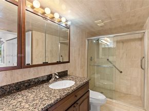 3600 Mystic Pointe Dr 310, Aventura FL 33180