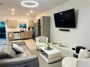 325 NE 1st Dr, Florida City FL 33034