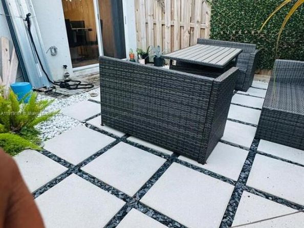 325 NE 1st Dr, Florida City FL 33034