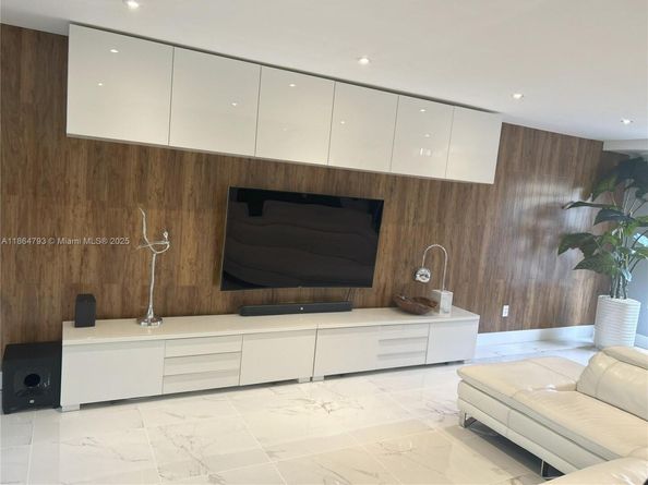 8310 SW 154th Ave 27, Miami FL 33193