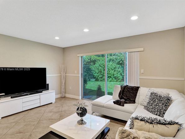3186 SW 129th Ter 113, Miramar FL 33027