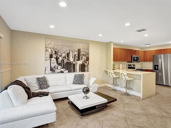 3186 SW 129th Ter 113, Miramar FL 33027