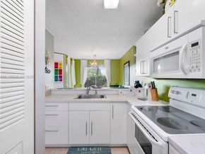 929 Coral Club Dr 929, Coral Springs FL 33071