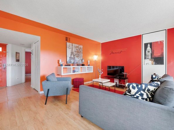 929 Coral Club Dr 929, Coral Springs FL 33071