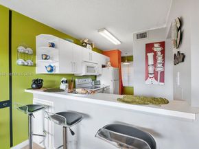 929 Coral Club Dr 929, Coral Springs FL 33071