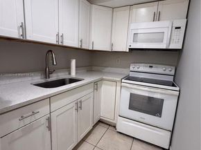 4705 NW 7th St 2037, Miami FL 33126