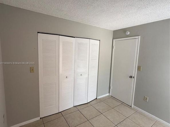 4705 NW 7th St 2037, Miami FL 33126