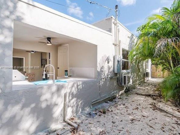 1007 NW 120th St, North Miami FL 33168