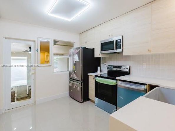 1007 NW 120th St, North Miami FL 33168