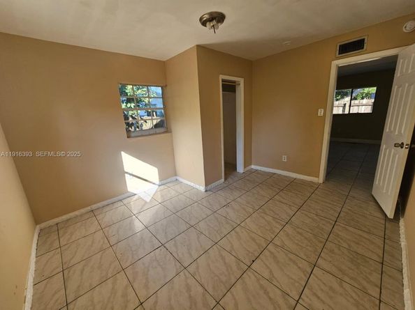 2712 NW 14th St, Fort Lauderdale FL 33311