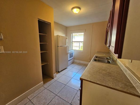 2712 NW 14th St, Fort Lauderdale FL 33311