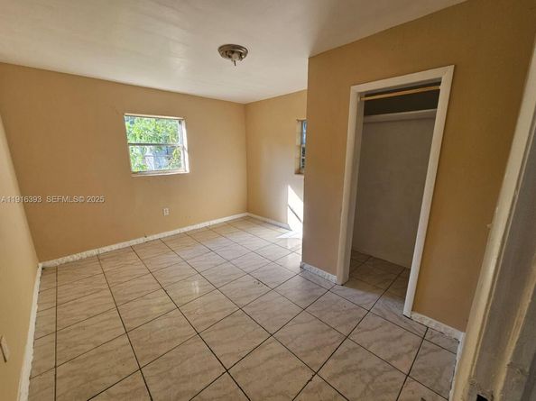 2712 NW 14th St, Fort Lauderdale FL 33311