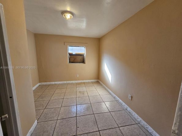 2712 NW 14th St, Fort Lauderdale FL 33311