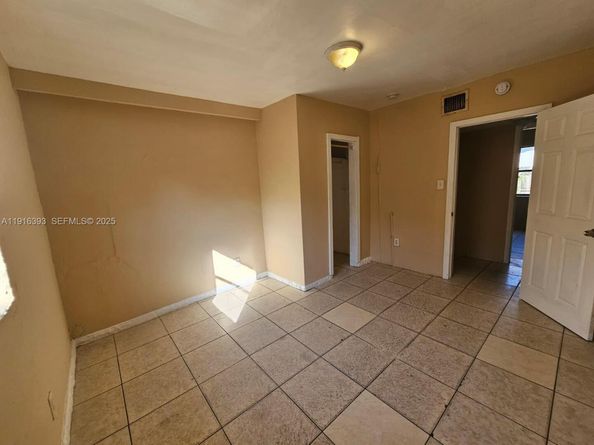 2712 NW 14th St, Fort Lauderdale FL 33311