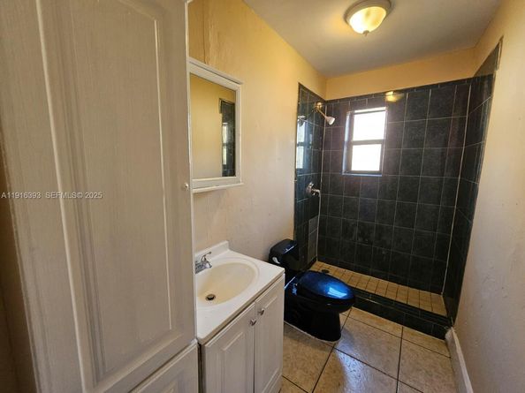 2712 NW 14th St, Fort Lauderdale FL 33311