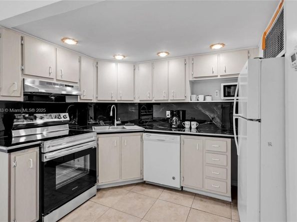 2175 NE 56th St 107, Fort Lauderdale FL 33308