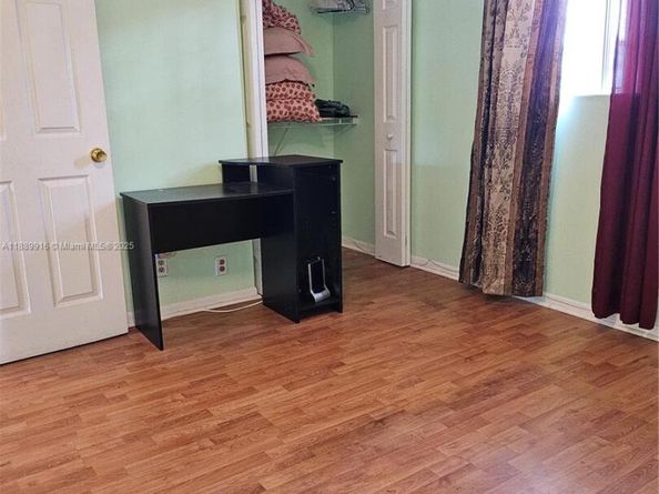 5121 W Oakland Park Blvd 211, Lauderdale Lakes FL 33313