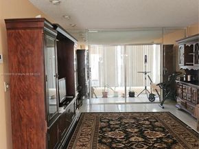 5121 W Oakland Park Blvd 211, Lauderdale Lakes FL 33313