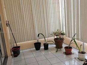 5121 W Oakland Park Blvd 211, Lauderdale Lakes FL 33313