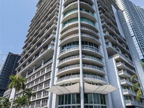 690 SW 1st Ct 1005, Miami FL 33130