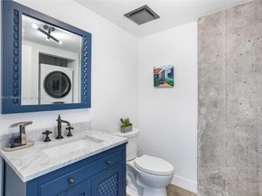 690 SW 1st Ct 1005, Miami FL 33130