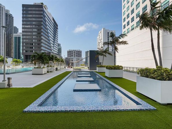 690 SW 1st Ct 1005, Miami FL 33130