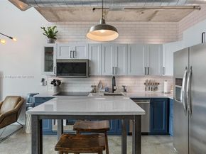 690 SW 1st Ct 1005, Miami FL 33130