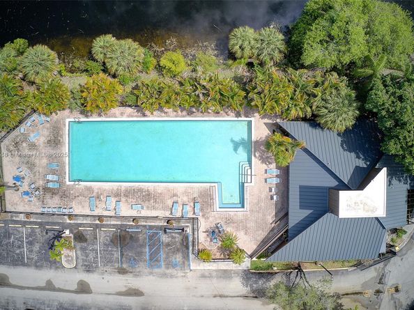 101 SW 96th Ter 204, Plantation FL 33324