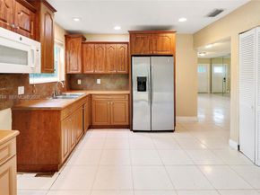 6120 SW 19th St, North Lauderdale FL 33068