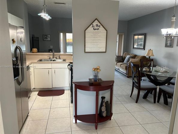 311 SW 120th Ave 311, Pembroke Pines FL 33025