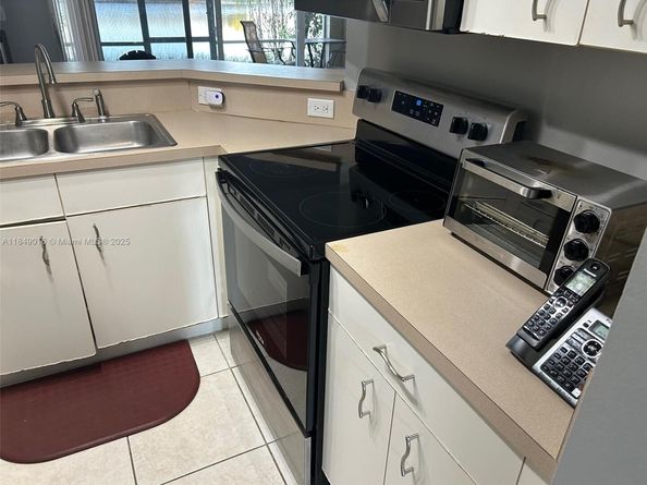 311 SW 120th Ave 311, Pembroke Pines FL 33025