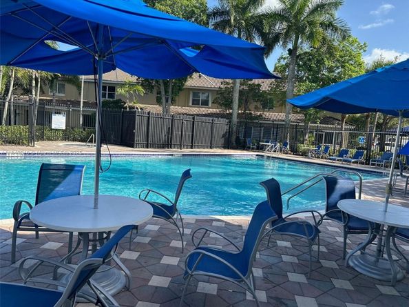 311 SW 120th Ave 311, Pembroke Pines FL 33025