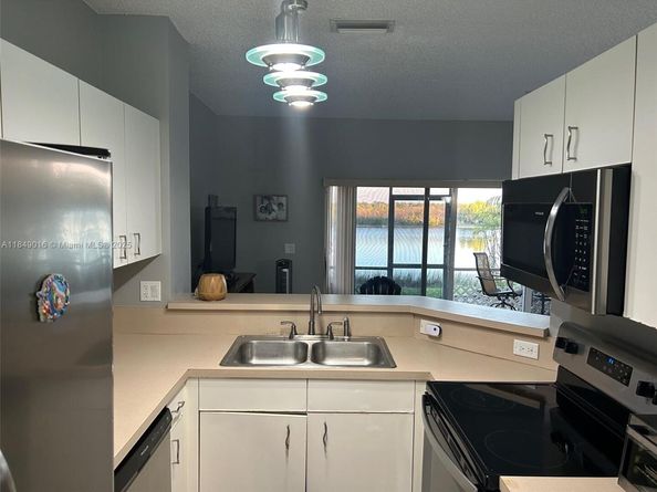 311 SW 120th Ave 311, Pembroke Pines FL 33025