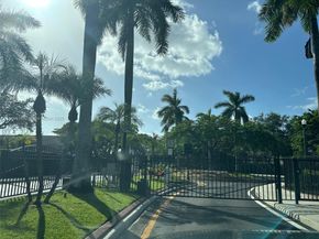 311 SW 120th Ave 311, Pembroke Pines FL 33025