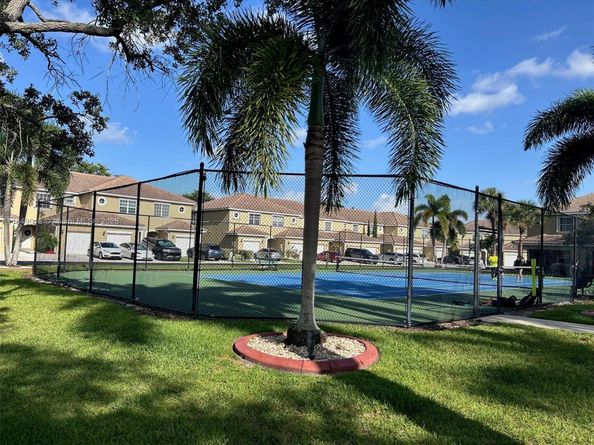 311 SW 120th Ave 311, Pembroke Pines FL 33025