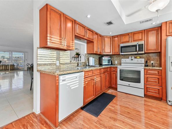 2802 Victoria Way K4, Coconut Creek FL 33066