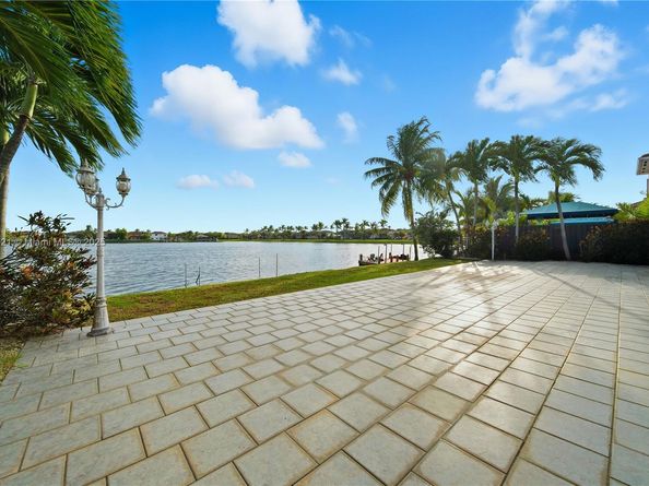 13048 SW 136th Ter, Miami FL 33186