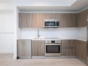 201 SW 17th Rd 303, Miami FL 33129