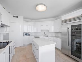 300 S Pointe Dr 1505, Miami Beach FL 33139