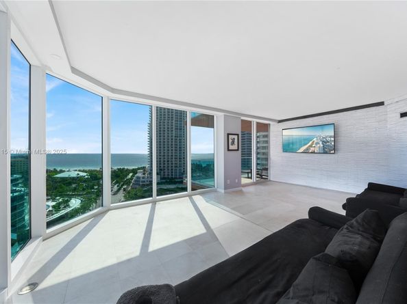 300 S Pointe Dr 1505, Miami Beach FL 33139