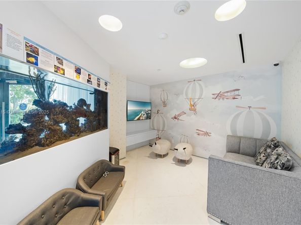 300 S Pointe Dr 1505, Miami Beach FL 33139