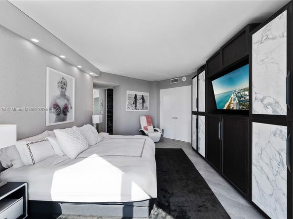 300 S Pointe Dr 1505, Miami Beach FL 33139