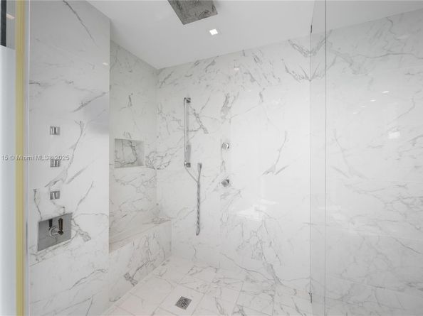 300 S Pointe Dr 1505, Miami Beach FL 33139