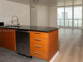 50 Biscayne Blvd 4111, Miami FL 33132
