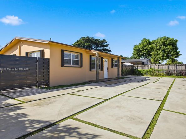 4260 NW 169th Ter, Miami Gardens FL 33055