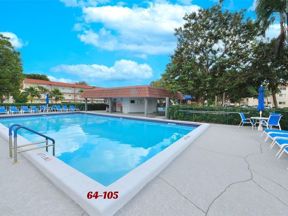 300 S Hollybrook Dr 105, Pembroke Pines FL 33025