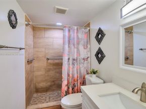 300 S Hollybrook Dr 105, Pembroke Pines FL 33025