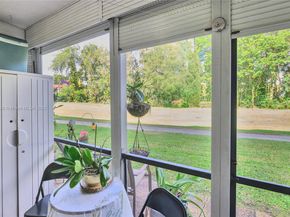 300 S Hollybrook Dr 105, Pembroke Pines FL 33025