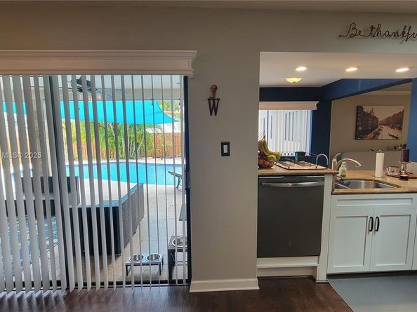 11061 NW 21st St, Coral Springs FL 33071
