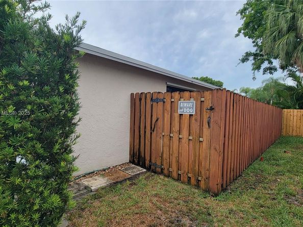 11061 NW 21st St, Coral Springs FL 33071